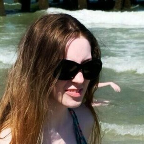 Veerya19 modelo adulto galería