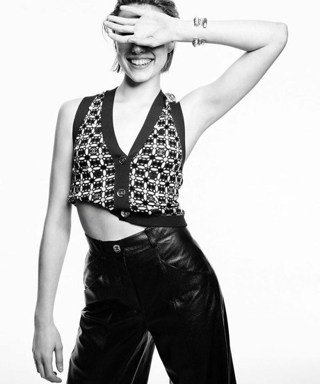 Margaret Qualley estrella sexy fotos