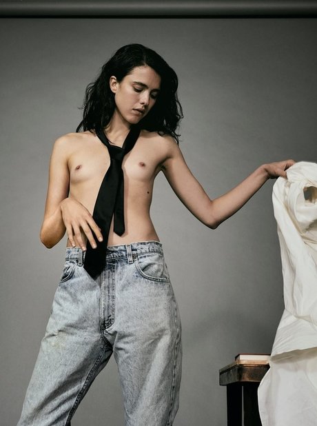 Margaret Qualley estrella porno del sexo foto