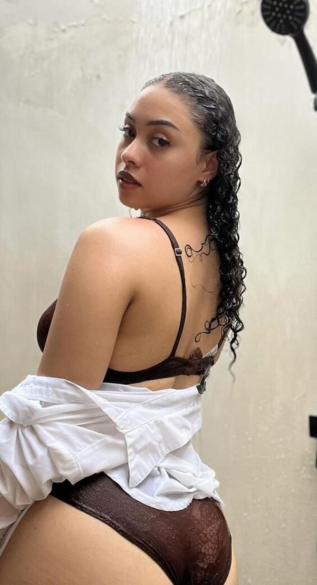 Arielle Tara arte estelar foto