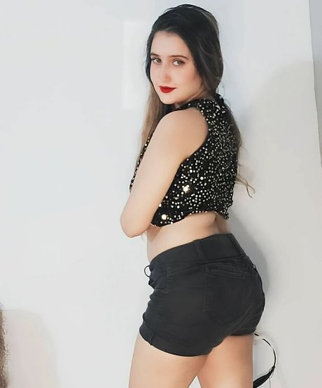 Aniza Hazel modelo de alta calidad galería