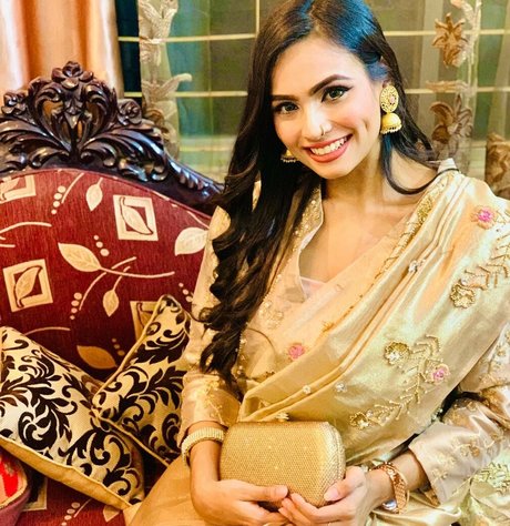 Umme Zamilatun Naima estrella bonita foto