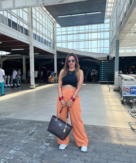 Akanksha Jain modelo caliente galerías