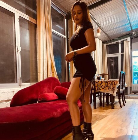 Akanksha Jain buen modelo galería