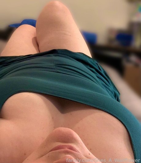 shes a wallflower actriz atractiva recopilación