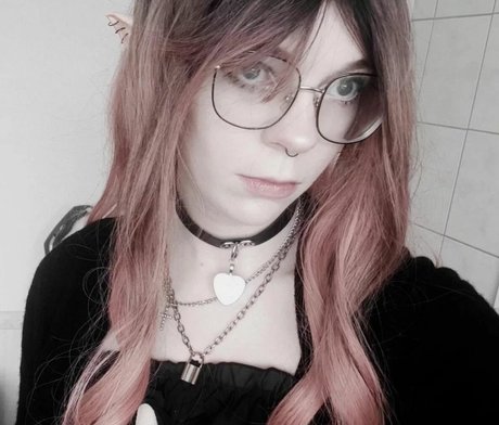 Porcelain Ghoul estrella de alta calidad foto