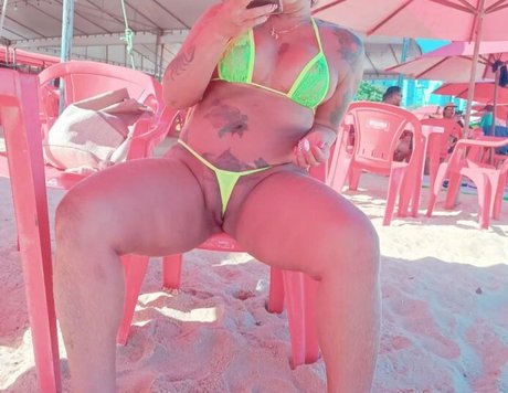 Esther Exhib estrella atractiva imagen