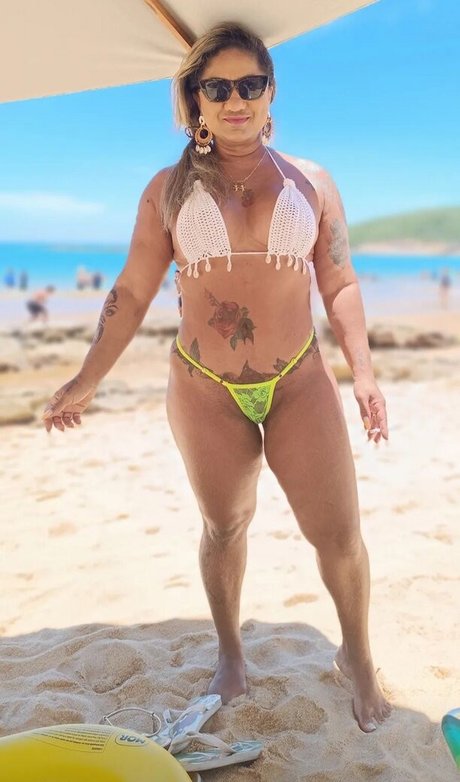 Esther Exhib desnudos de modelos galería