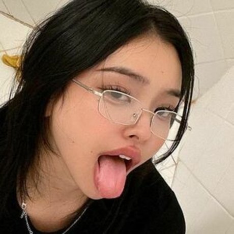 Plushydani modelo imágenes