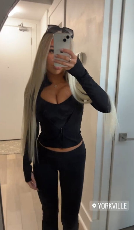 Monet Fisher modelo pornografico imágenes