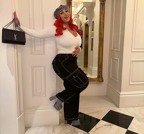 Tylea desnudos estrella imagen