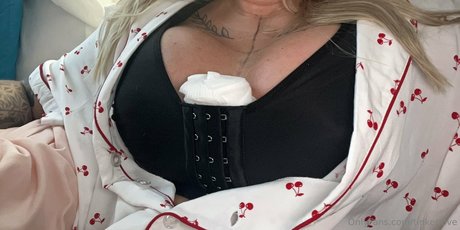 Autumn Rae estrella porno atractiva imágenes