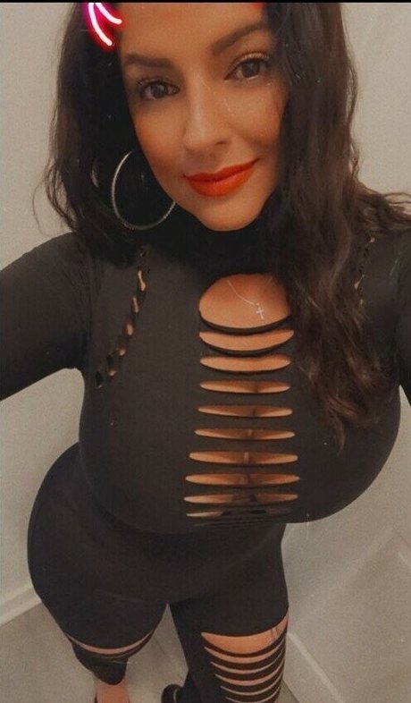 Marigo Kuhia estrella xxx imagen