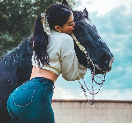 Ivette Saucedo actriz sexual fotos