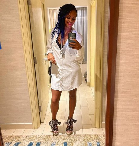 Lucy Hedges modelo de alta definición imagen