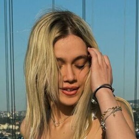 Beril ahin bonita estrella porno galerías