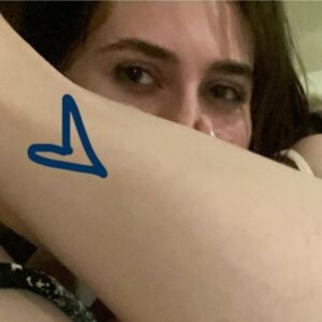 avieb4by modelo de alta definición galería