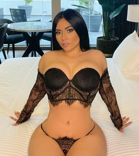 Carolina Pineda actriz de alta calidad galería