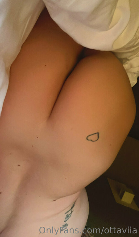 ottaviia modelo porno galerías