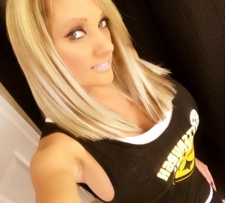 Jami Marie Akaport Barbie desnudos estrella imagen