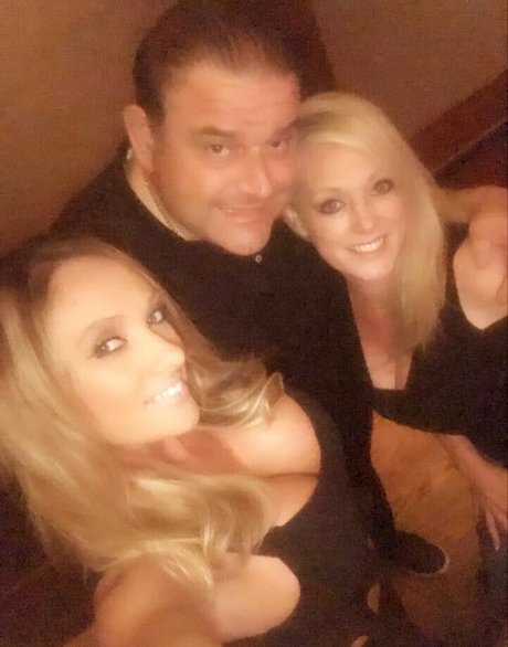 Jami Marie Akaport Barbie modelo desnudos galería