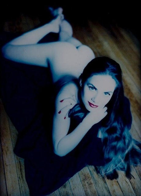 TV Shopping Presenters modelo desnudos fotos