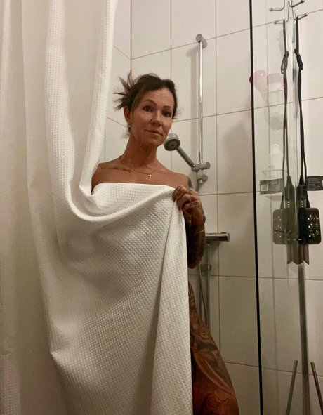 alpheratz modelo caliente galerías