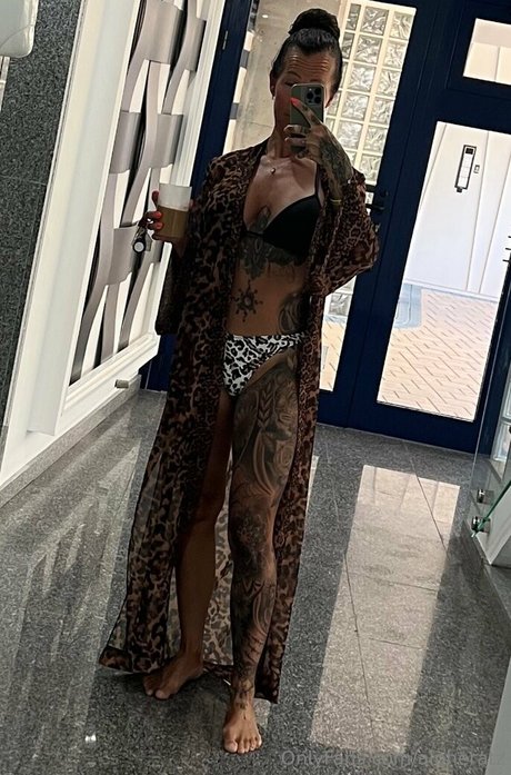 alpheratz modelo sexy galería