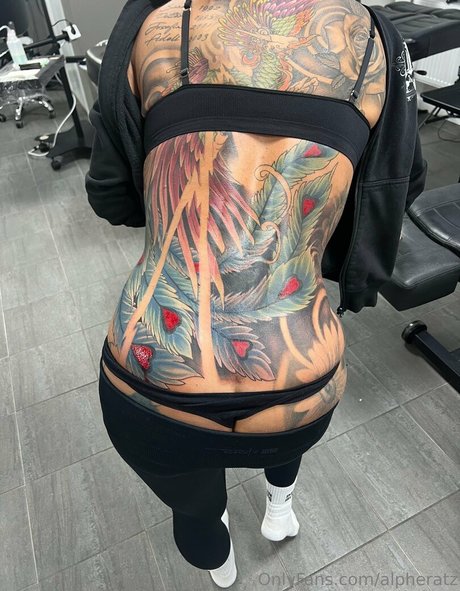 alpheratz modelo xxx imagen