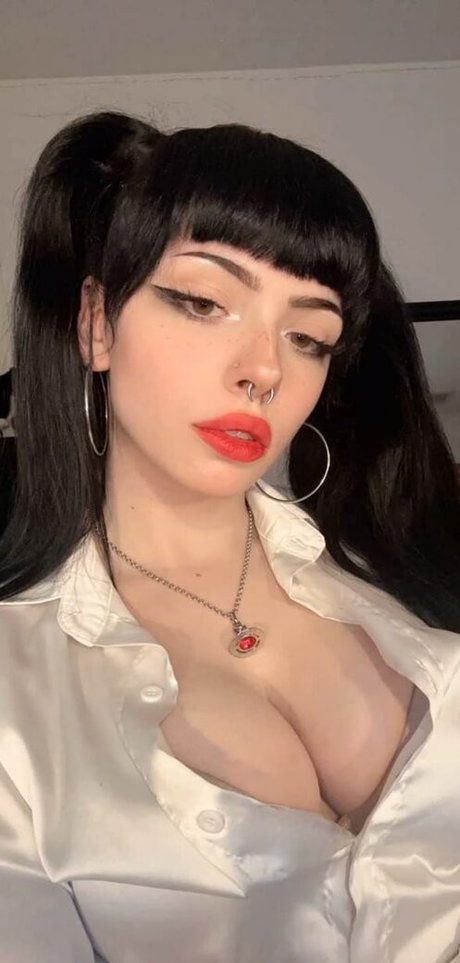 Emma Langevin modelo de alta calidad imágenes