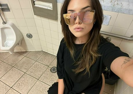 heylaurensummer estrella porno atractiva galería