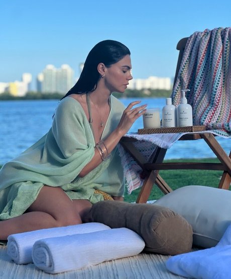 Livia Brito modelo bonita foto