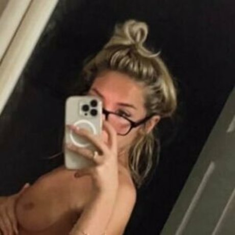 Tori Divine estrella porno caliente imagen