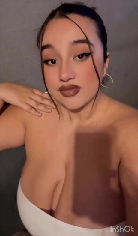 neereeewiii modelo gratis foto