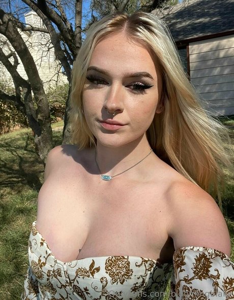 bloomingblake actriz caliente fotos