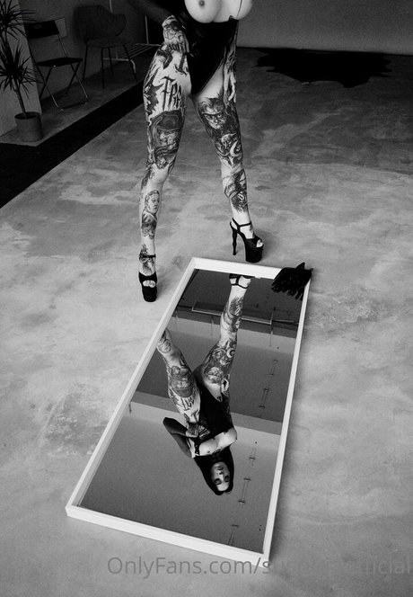 suspiriaofficial estrella sexy fotos