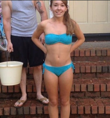 Holly Taylor modelo hd recopilación