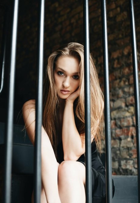 valerie chantal estrella libre archivo