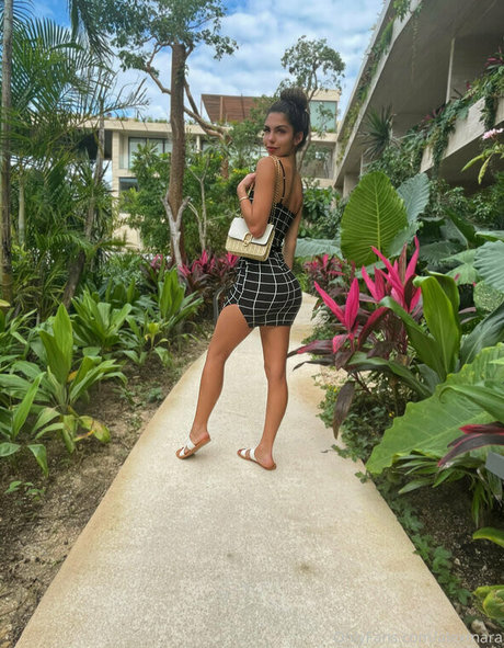 Alex Mara desnudos de modelos fotos