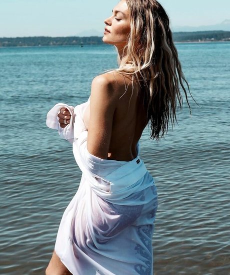 Julia Miller actriz atractiva imagen