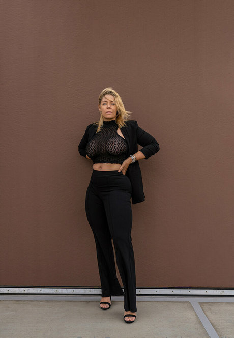 MI4 S4ND modelo adulto galería