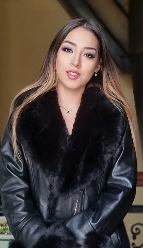 Melania Dark estrella sexy galerías