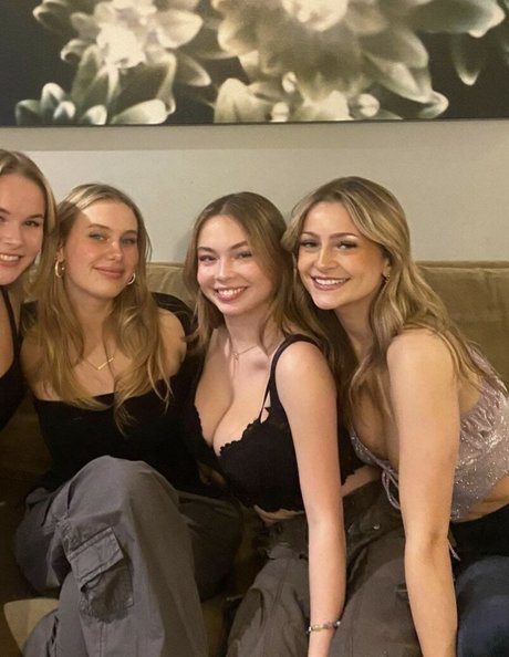 ilinamcqueen estrella porno sexy imagen