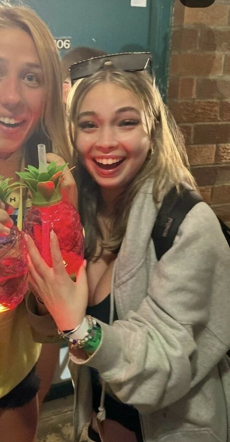 ilinamcqueen modelo desnuda galería