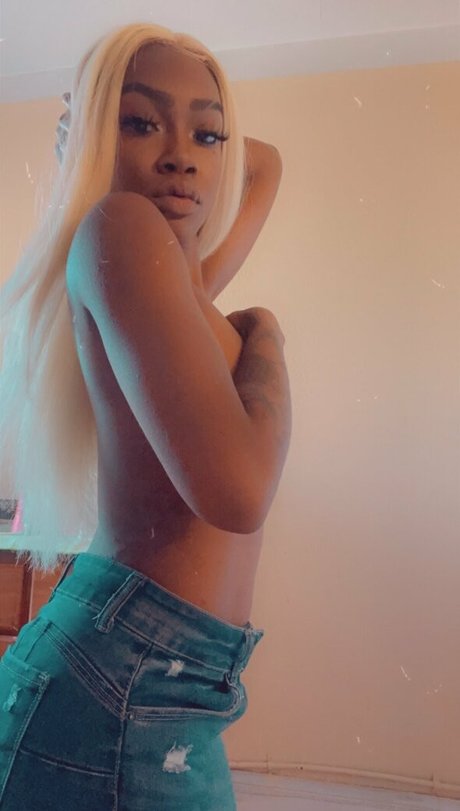 magickaltouch estrella porno en alta definición galería