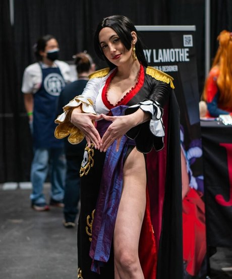 Glory Lamothe modelo agradable imágenes