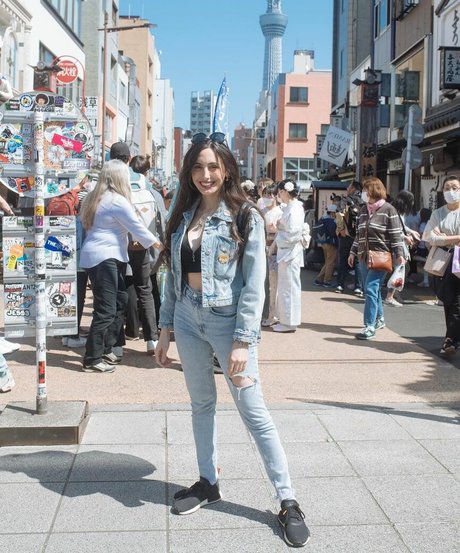 Glory Lamothe modelo galerías