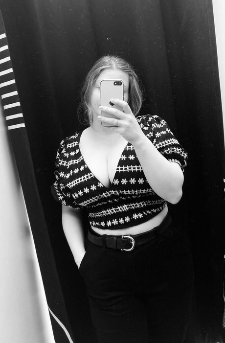 Nina Hope estrella archivo