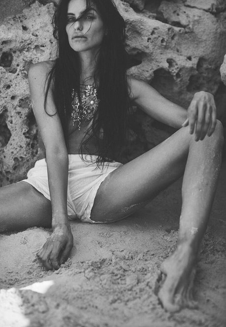 Hagar Ben Dahan modelo exclusivo imágenes