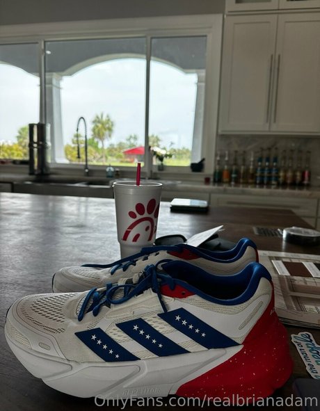 realbrianadam arte estelar fotos